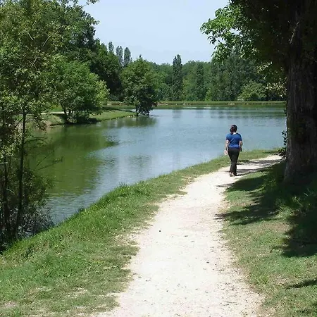 Evasion De Reve Nature ,piscine Et De Peche مونفلاكين